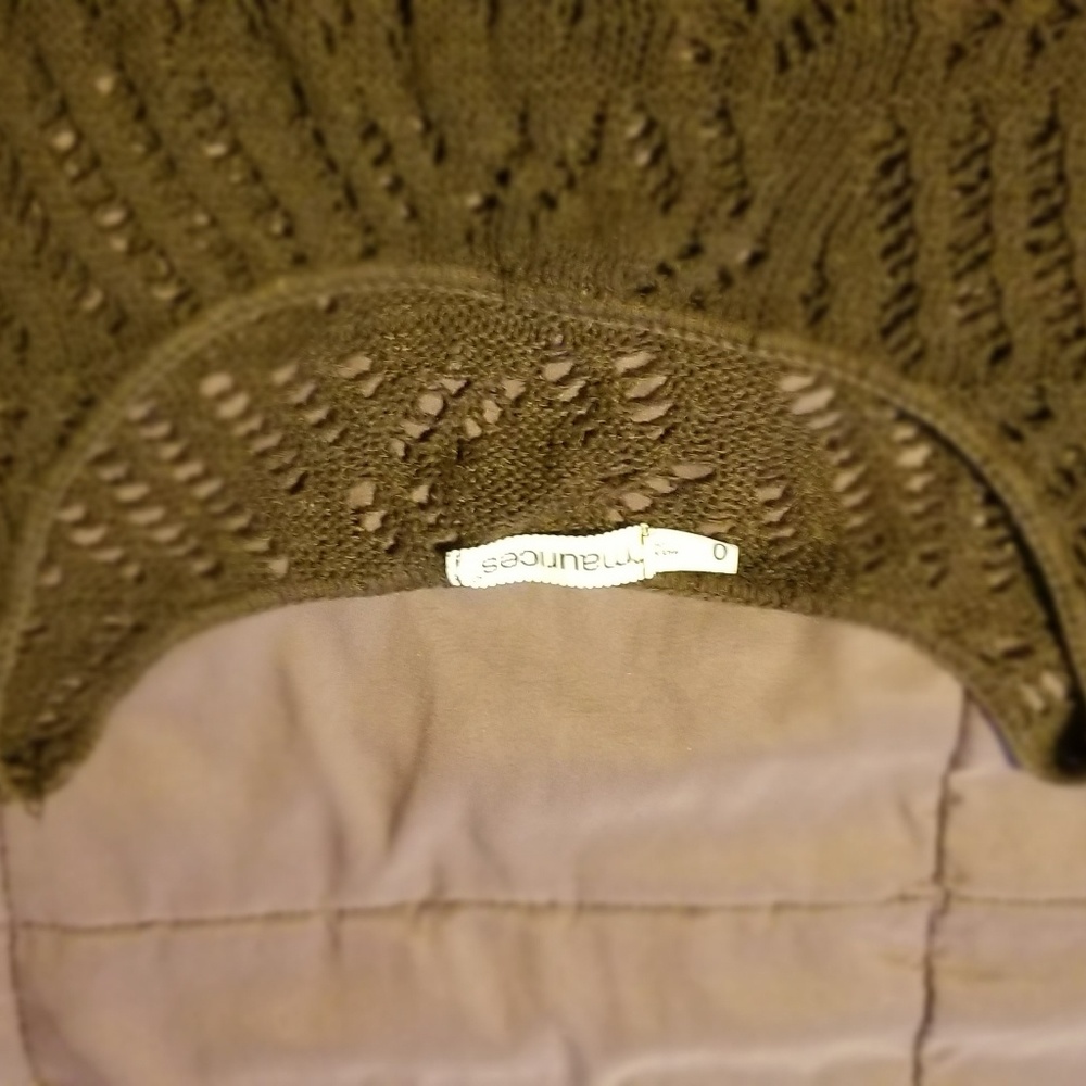 Top - Picture 2 of 3